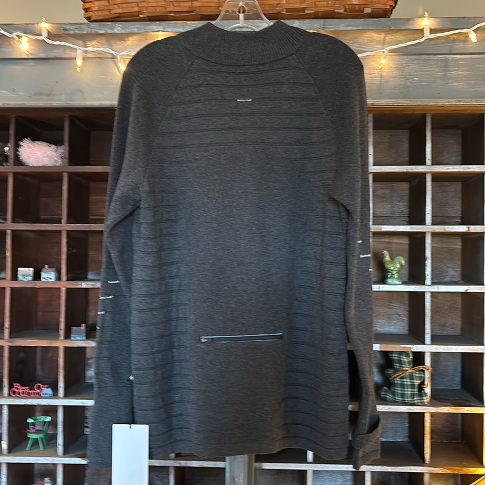 Lululemon lighting bolt 1/2 zip Sweater NWT - Picture 6 of 7